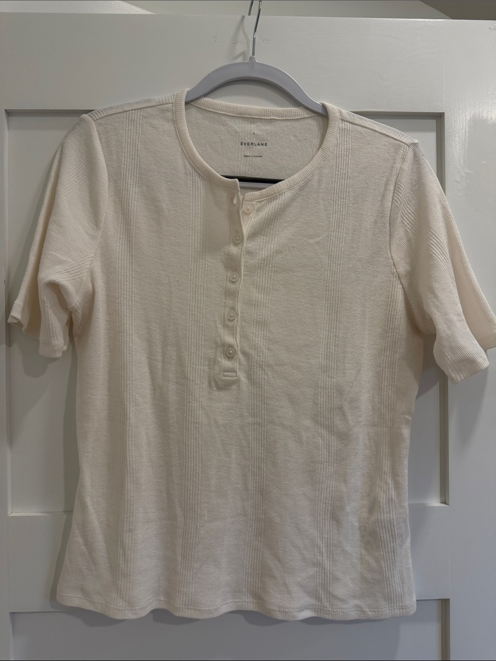 Everlane Women’s Short-Sleeve Henley in Off-White/Cream